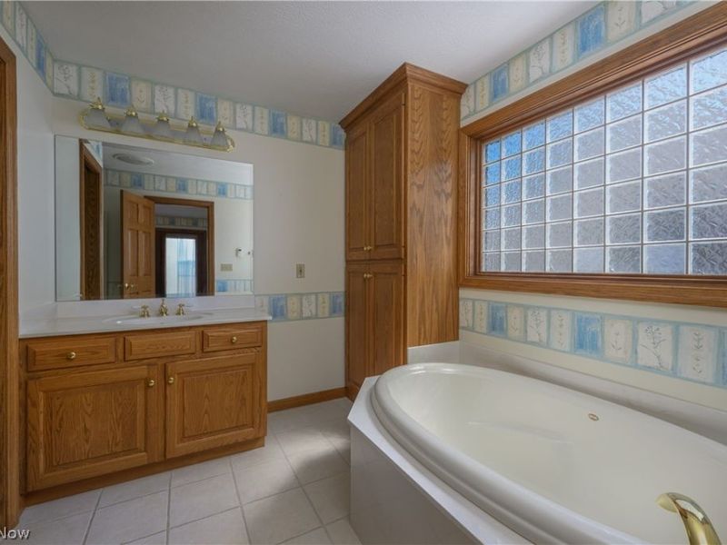 900 Cordova Drive, Barberton, OH 44203 Photo 32