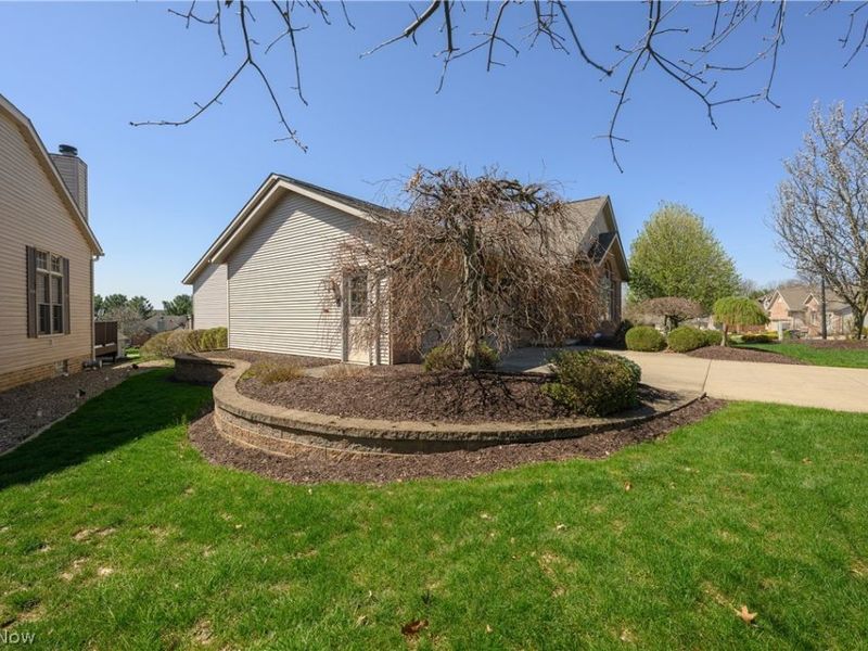 900 Cordova Drive, Barberton, OH 44203 Photo 4