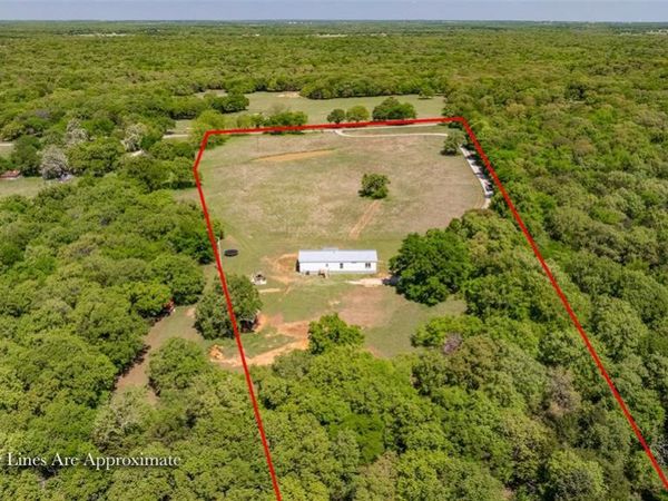 542 County Road 222 , Gainesville, TX 76240