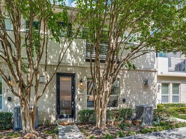 7333 Valley View Lane, Unit 302, Dallas, TX 75240