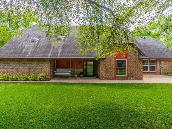 127 Nicklaus Nook , Lancaster, TX 75146