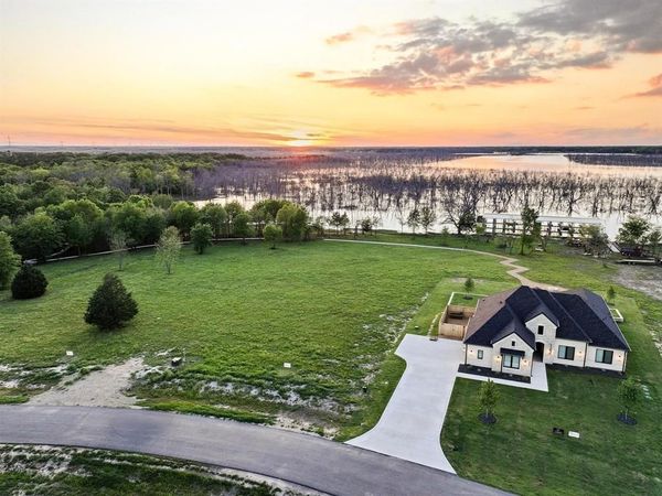 345 Shoreline Drive , Dodd City, TX 75438