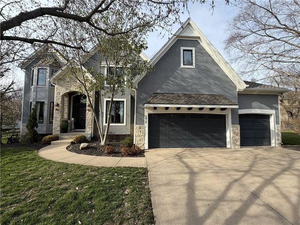 5828 Edgewater Drive, Overland Park, KS 66223