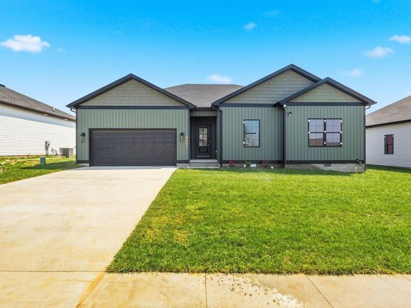 457 White Dogwood Drive , Bowling Green, KY 42101