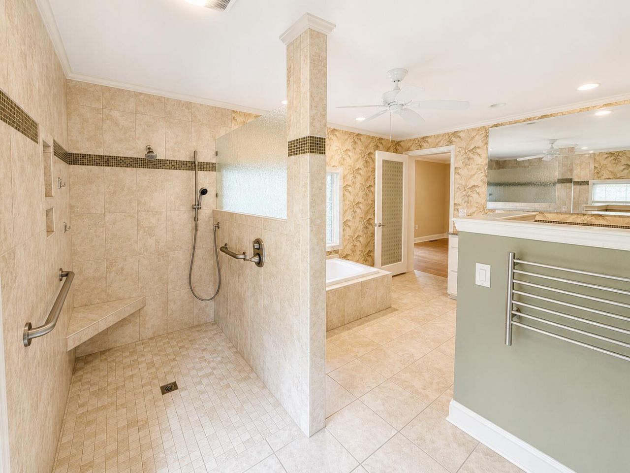 1117 Gilmore Avenue Photo 24