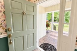 1117 Gilmore Avenue photo 4