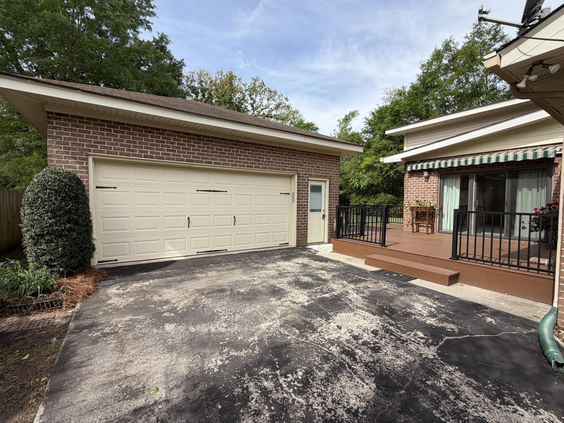 1117 Gilmore Avenue Photo 4