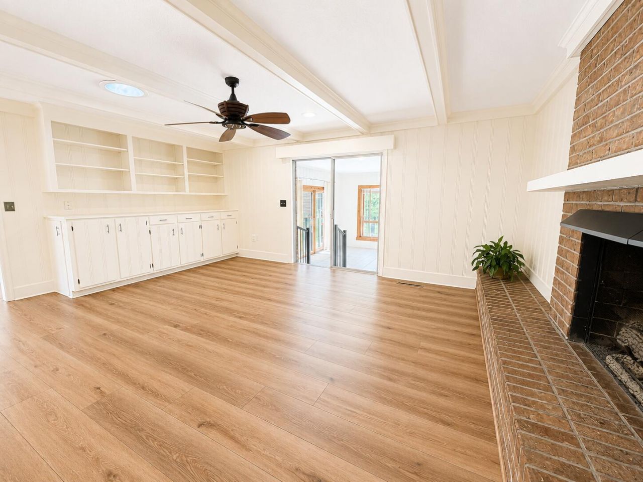 1117 Gilmore Avenue Photo 4