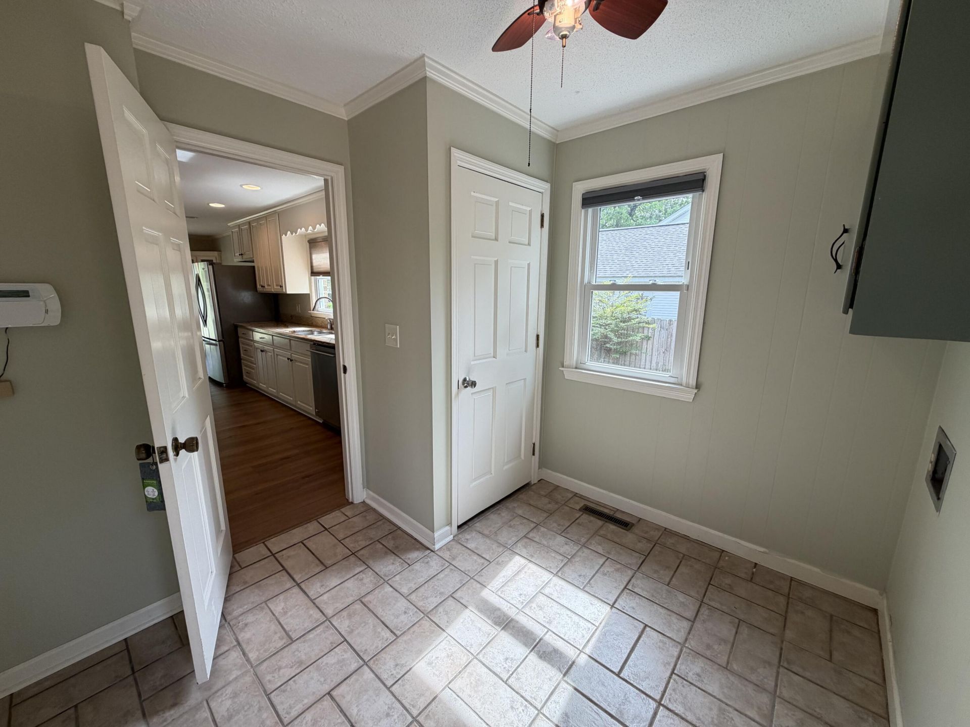 1117 Gilmore Avenue Photo 41