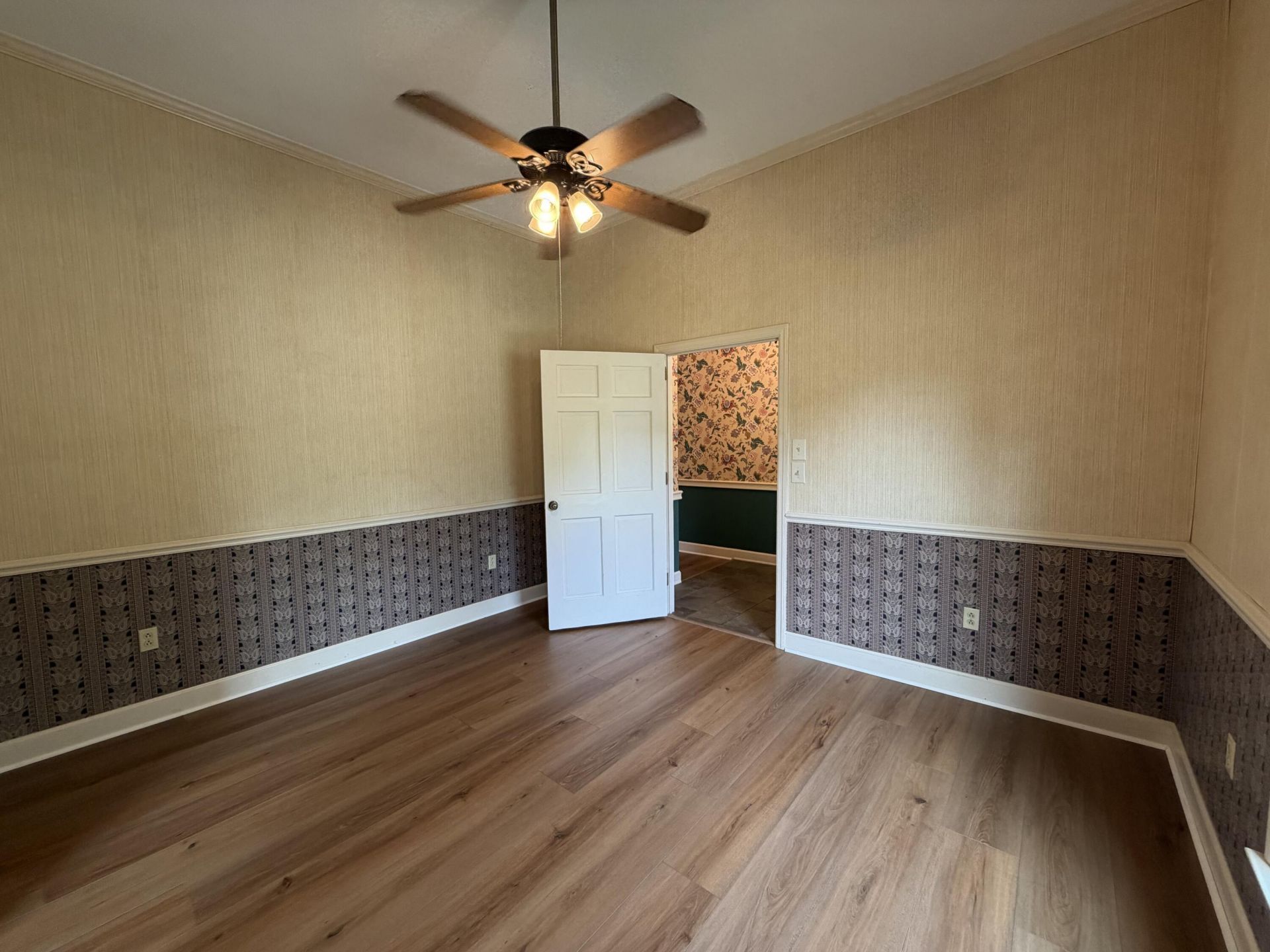 1117 Gilmore Avenue Photo 44