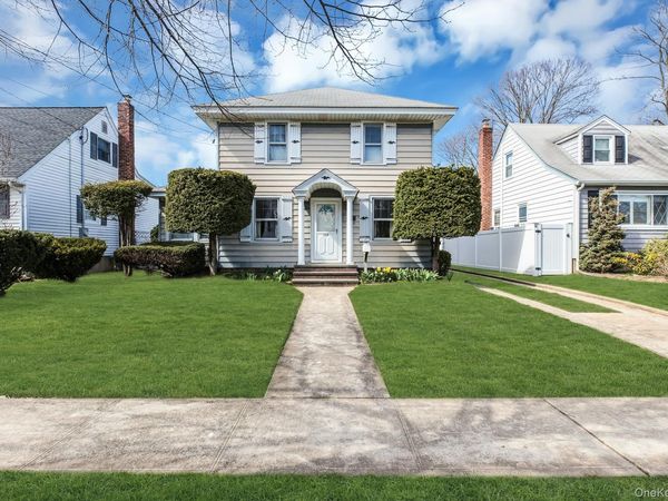 126 Stuyvesant Avenue , Merrick, NY 11566