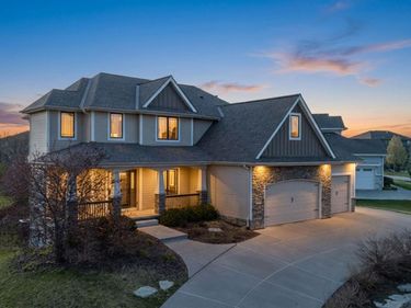 1730 S 220th Avenue, Elkhorn, NE 68022