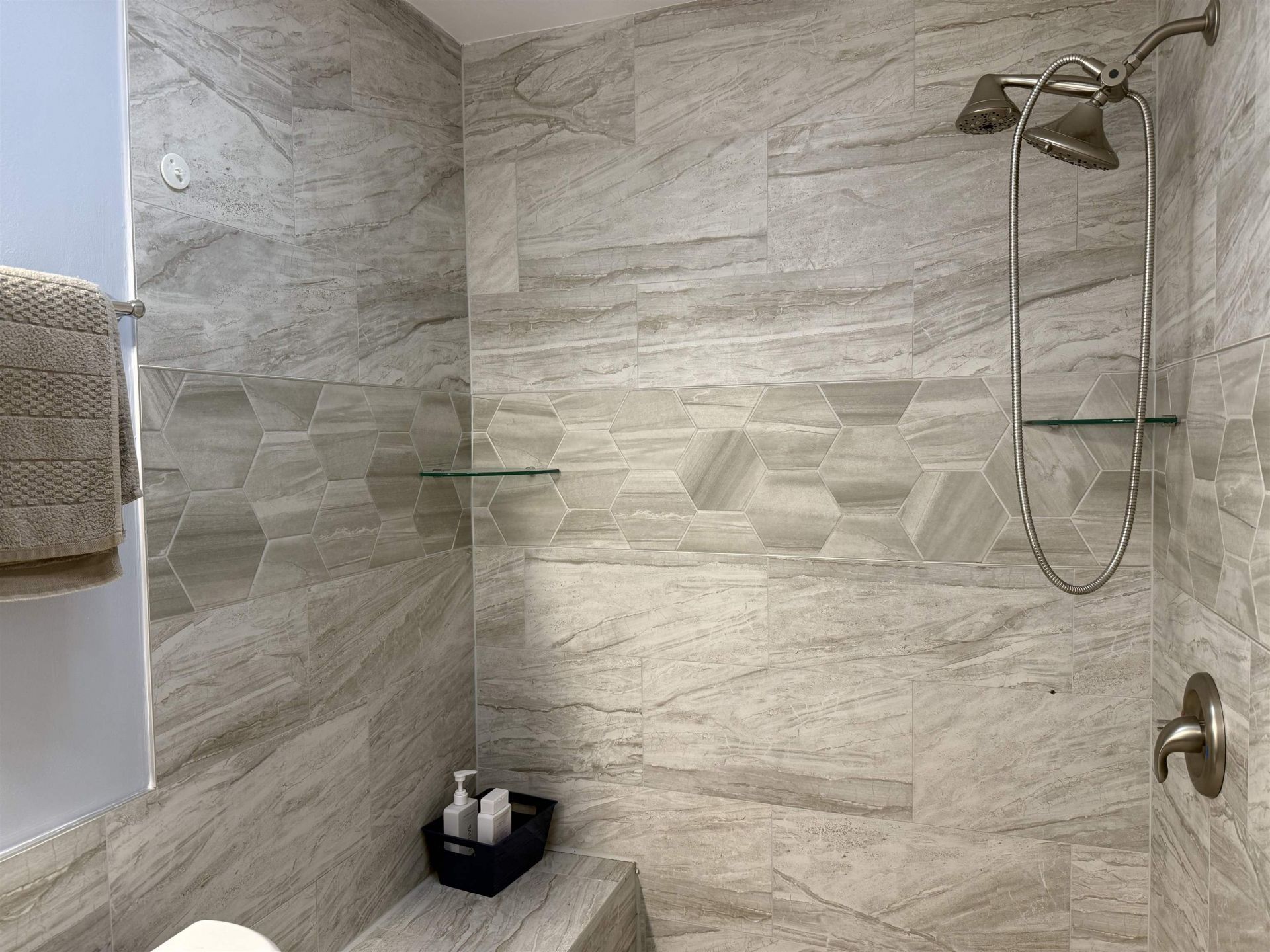 2000 Greens Blvd. Photo 23