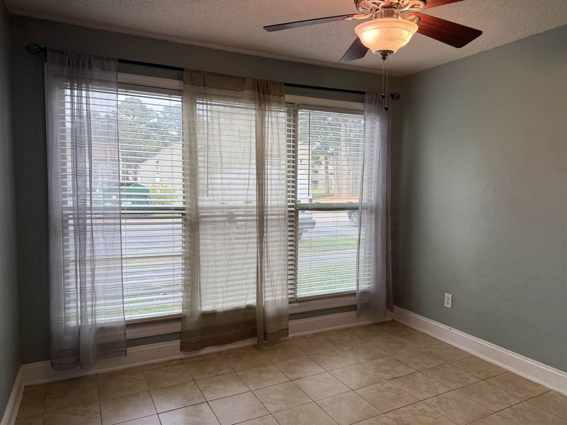 2000 Greens Blvd. Photo 7