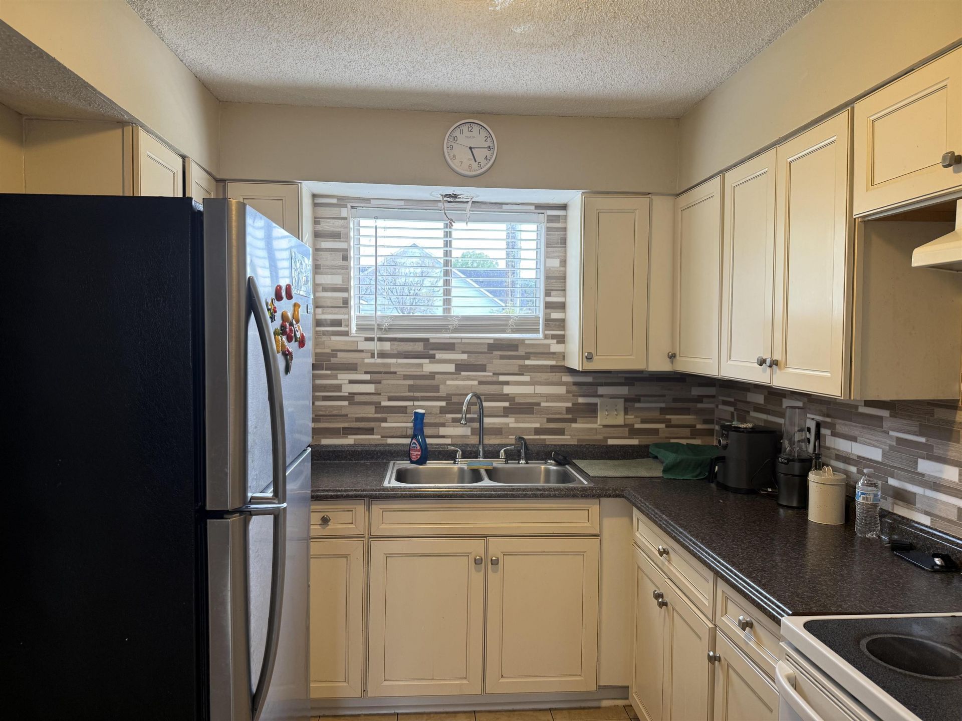 2000 Greens Blvd. Photo 9