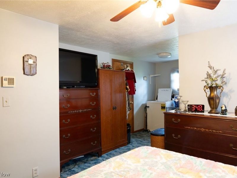 404 Heatherwood Street SW, North Canton, OH 44720 Photo 13