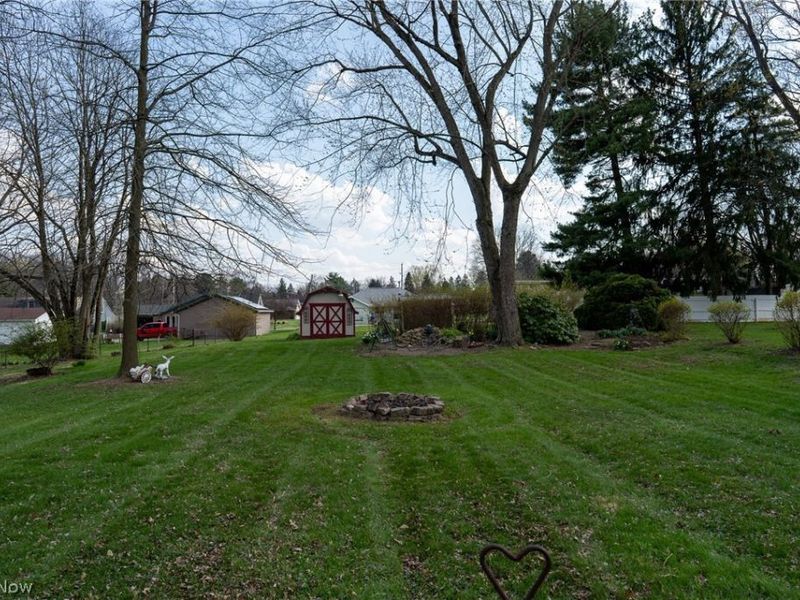 404 Heatherwood Street SW, North Canton, OH 44720 Photo 28