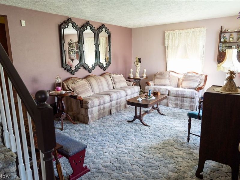 404 Heatherwood Street SW, North Canton, OH 44720 Photo 4