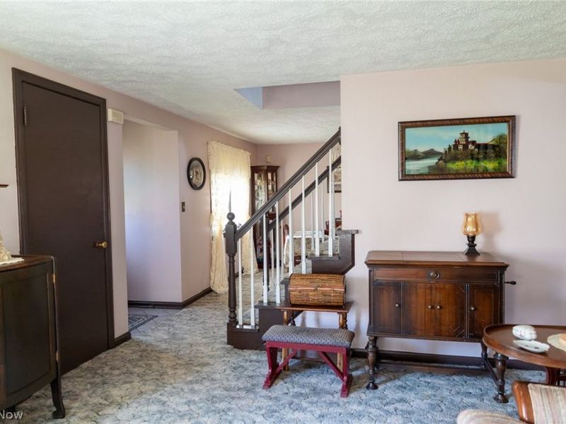 404 Heatherwood Street SW, North Canton, OH 44720 Photo 6