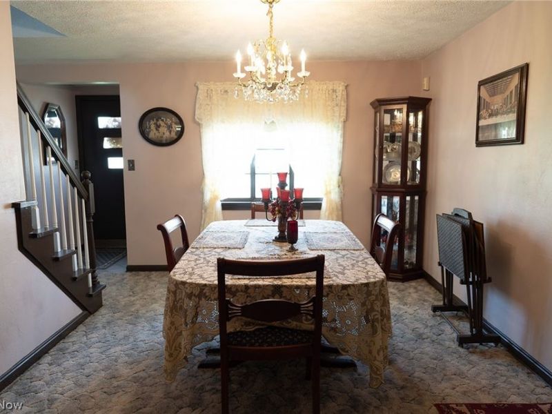 404 Heatherwood Street SW, North Canton, OH 44720 Photo 7