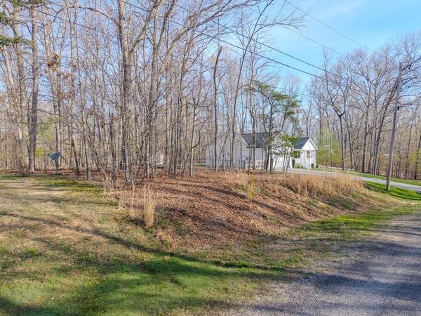 525 Telequat Dr, Crossville, TN 38572