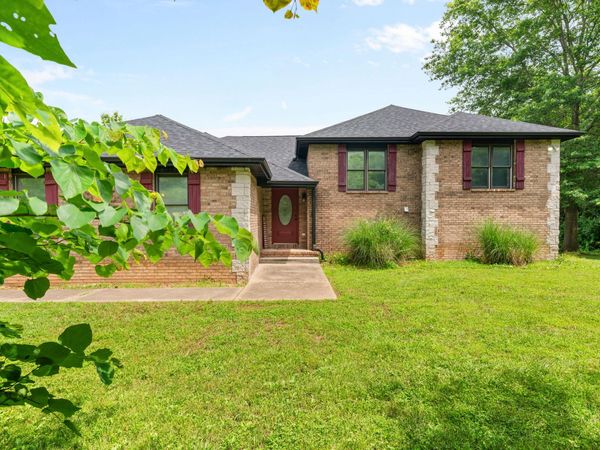 457 E War Horse Lane, Willard, MO 65781