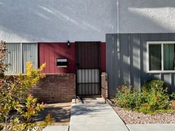 656 Greenbriar Townhouse Way , Las Vegas, NV 89121