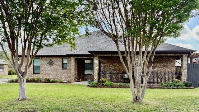 68 Overland Route Street, Ardmore, OK 73401 Main Photo