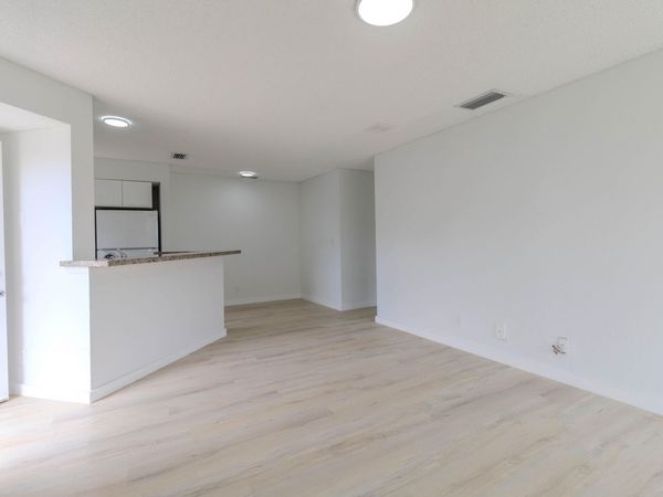 3350 Pinewalk Drive N, Margate, FL 33063