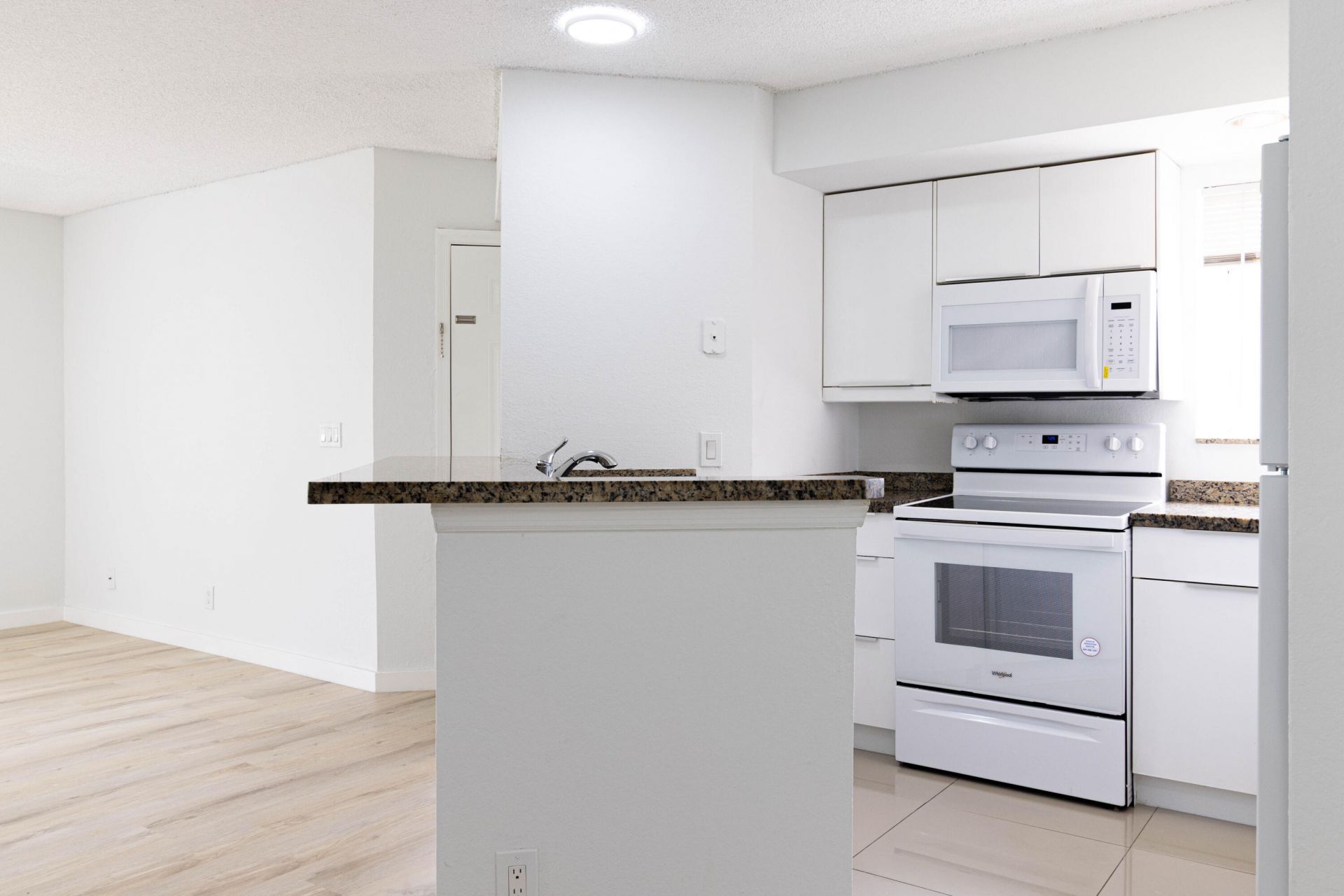 3350 Pinewalk Drive N, Unit 1418, Margate, FL 33063 Photo