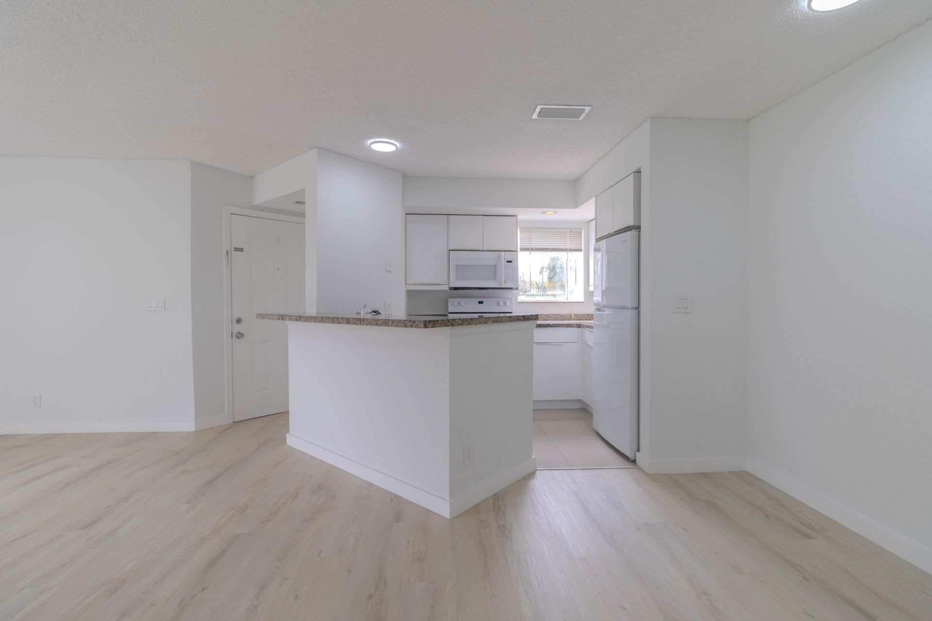 3350 Pinewalk Drive N, Unit 1418, Margate, FL 33063 Photo