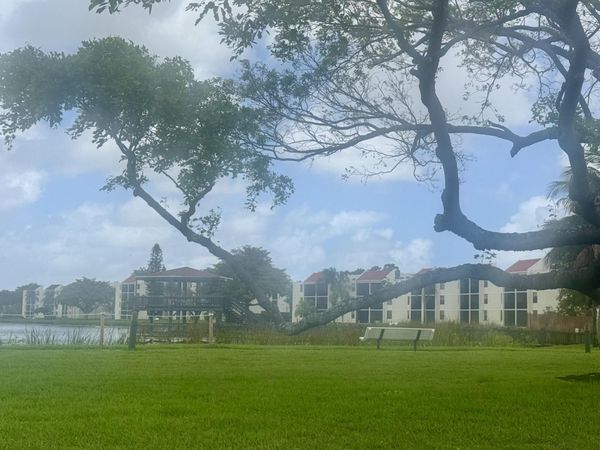 110 Lake Emerald Drive, Unit 404, Oakland Park, FL 33309