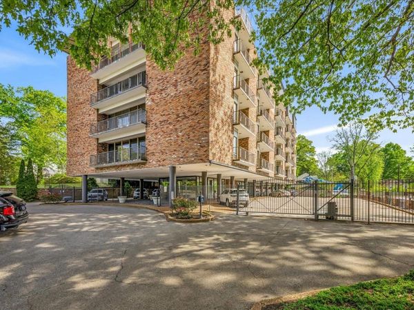 2195 POPLAR AVE, Unit 303, Memphis, TN 38104