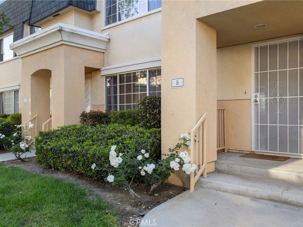 19124 Hamlin, Unit 5, Reseda, CA 91335