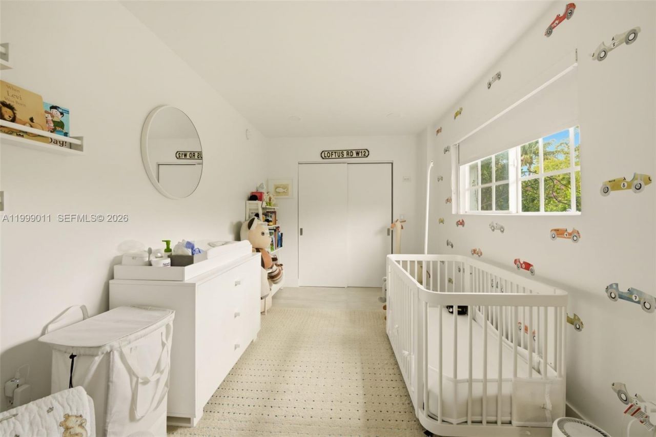 725 W 51st St, Miami Beach, FL 33140 Photo