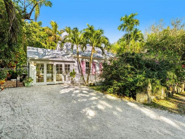 3951 Park Dr , Miami, FL 33133