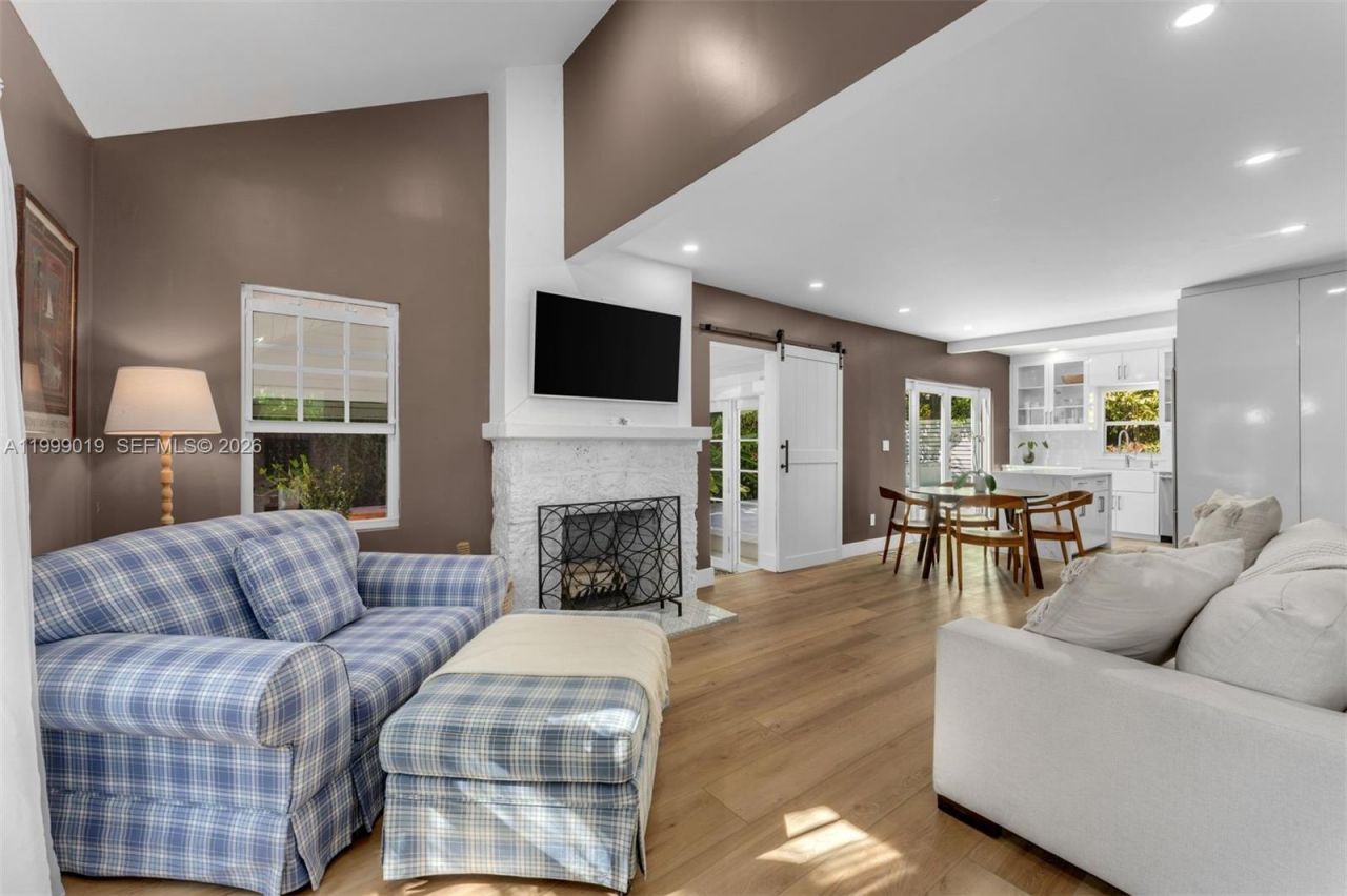 3951 Park Dr, Miami, FL 33133 Photo