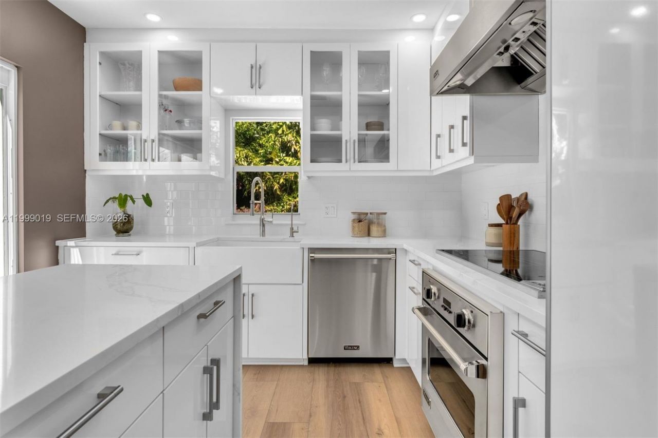 3951 Park Dr, Miami, FL 33133 Photo