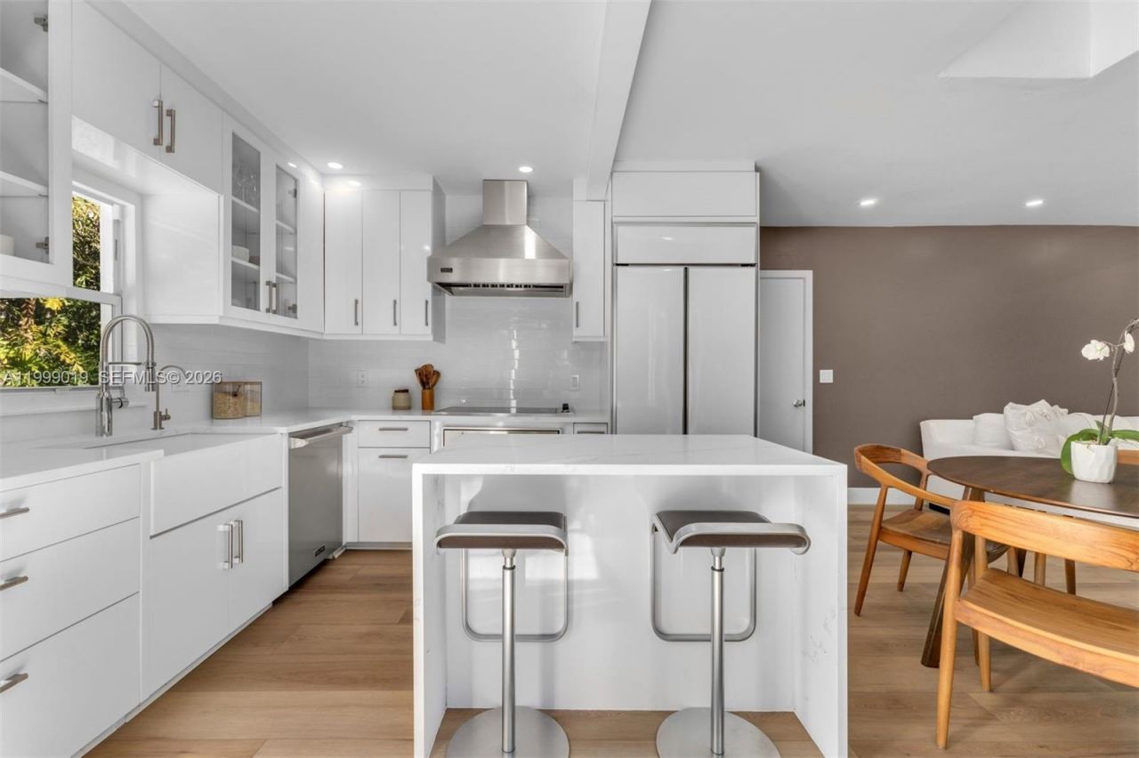 3951 Park Dr, Miami, FL 33133 Photo