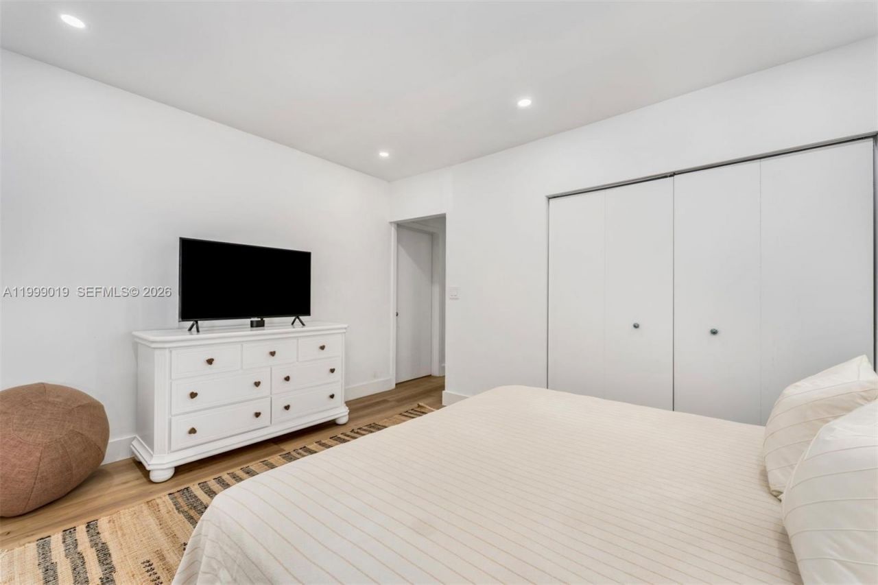 3951 Park Dr, Miami, FL 33133 Photo