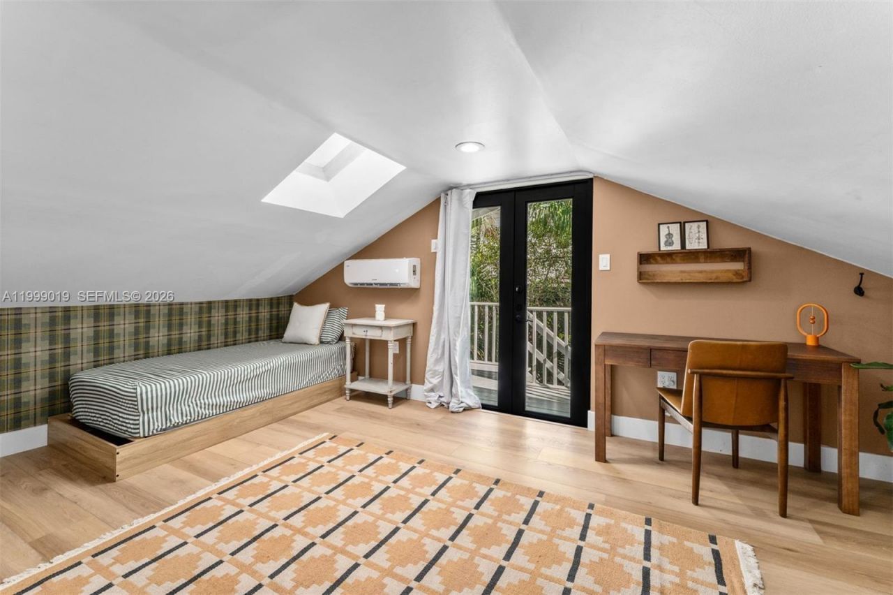 3951 Park Dr, Miami, FL 33133 Photo