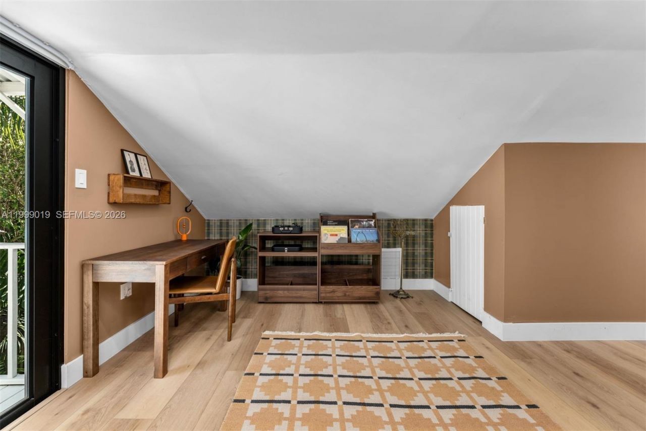 3951 Park Dr, Miami, FL 33133 Photo