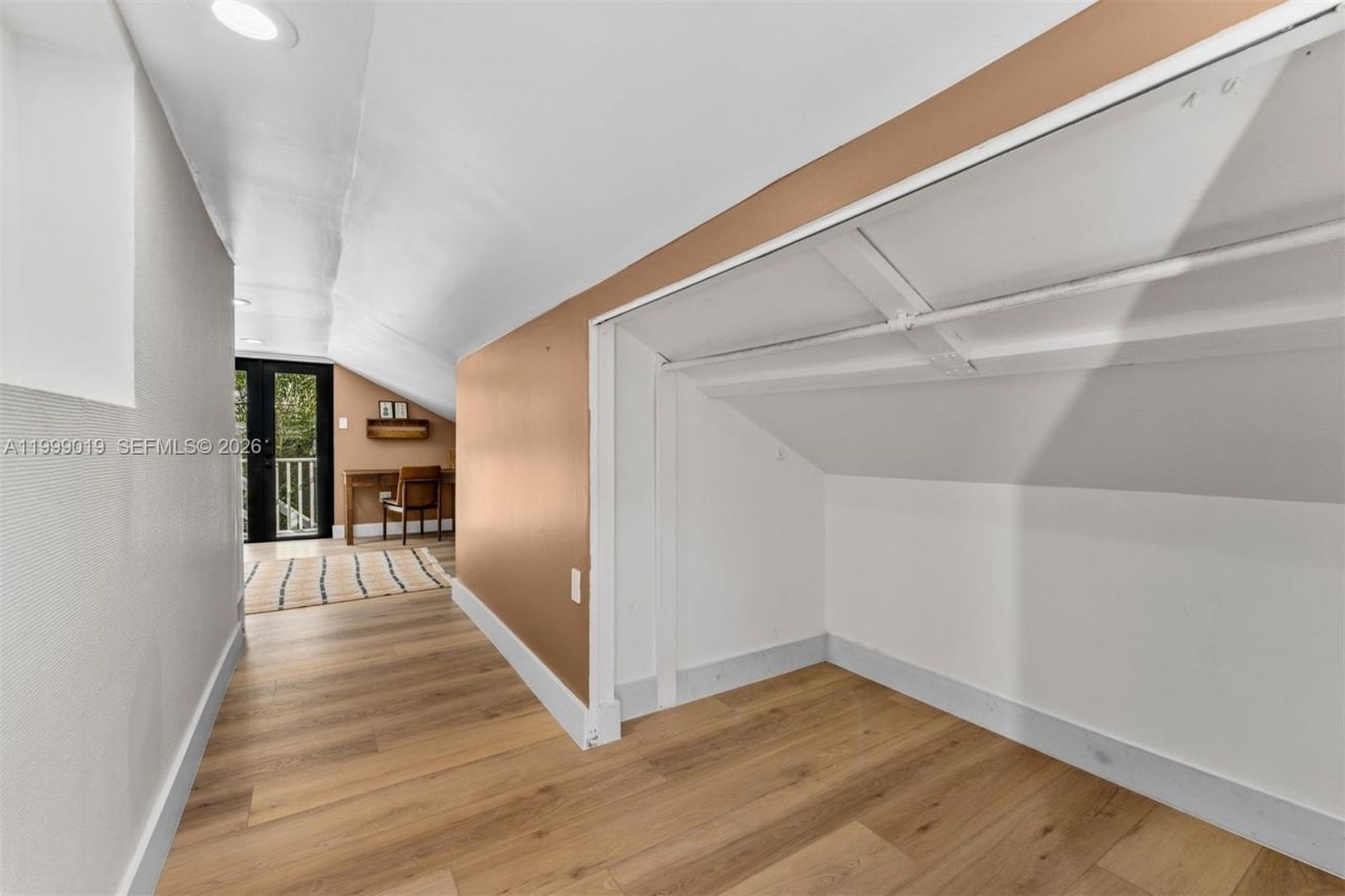 3951 Park Dr, Miami, FL 33133 Photo