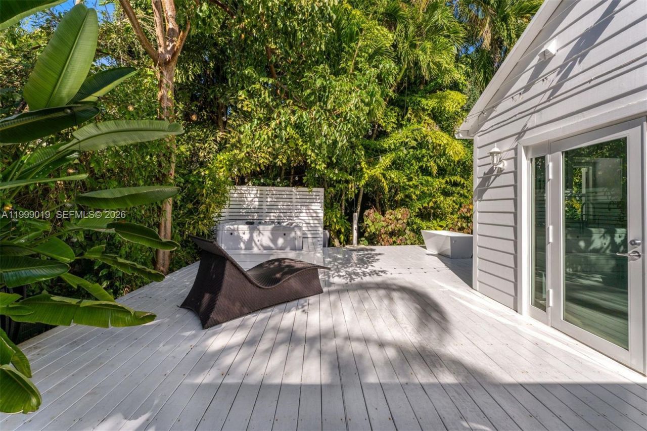 3951 Park Dr, Miami, FL 33133 Photo