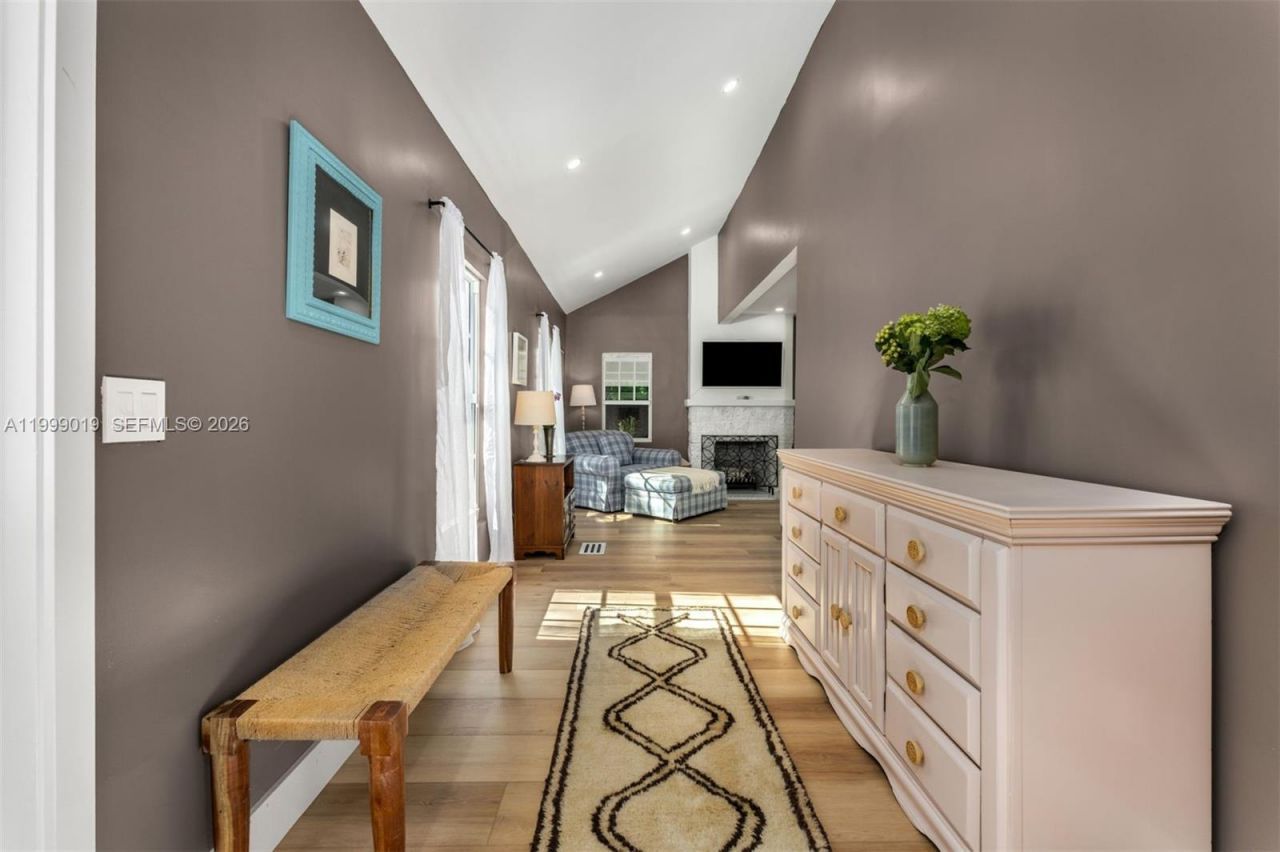 3951 Park Dr, Miami, FL 33133 Photo