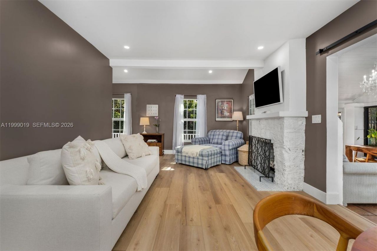 3951 Park Dr, Miami, FL 33133 Photo