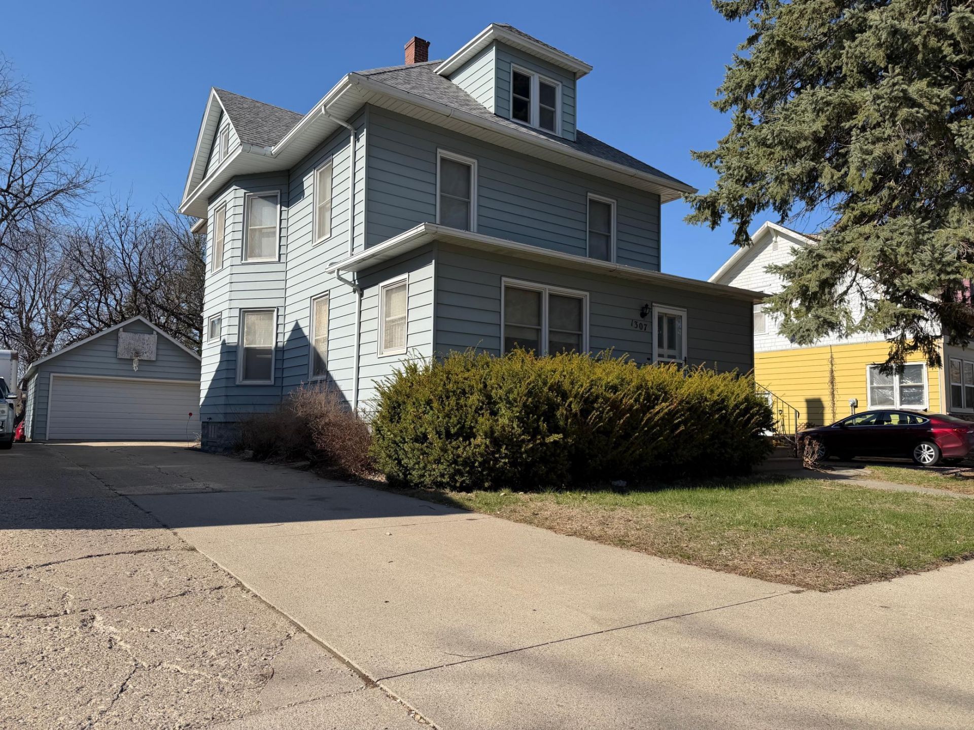 1307 8th Avenue, Worthington, MN 56187