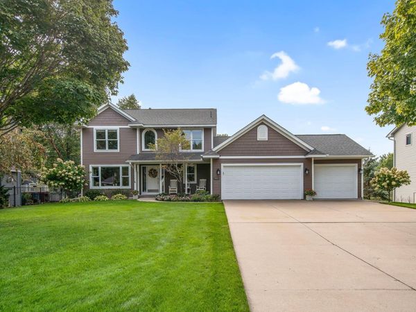 592 Vicki Lane, Shoreview, MN 55126
