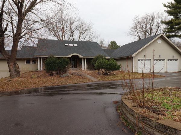 31300 Oasis Road, Center City, MN 55012