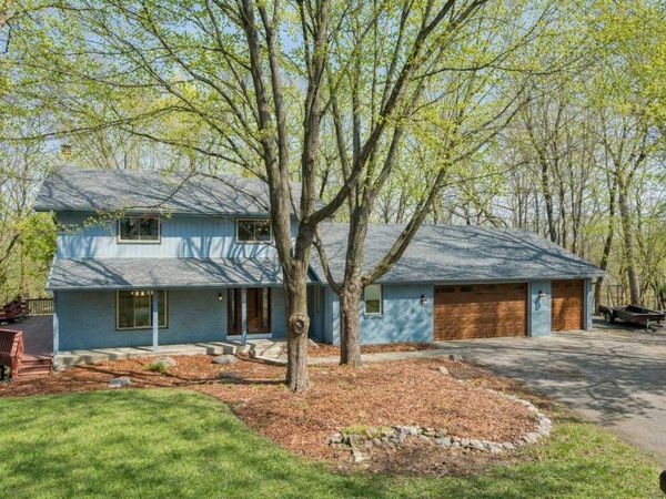151 Choctaw Circle, Chanhassen, MN 55317